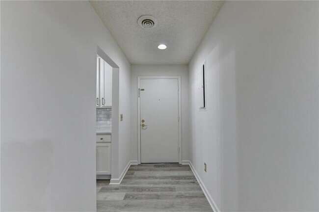 Building Photo - 3650 Ashford Dunwoody Rd NE