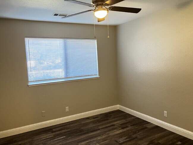 Building Photo - 3559 Guadalupe Ave