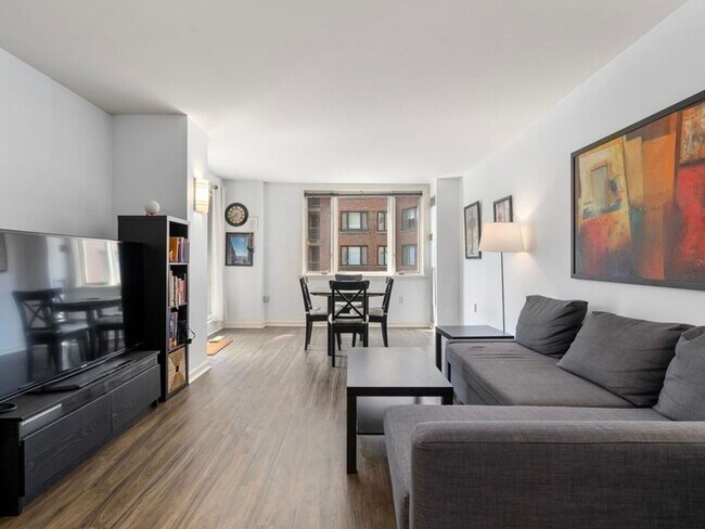 Primary Photo - Beautiful Reduced 1 Bedroom Condo in Cambr...