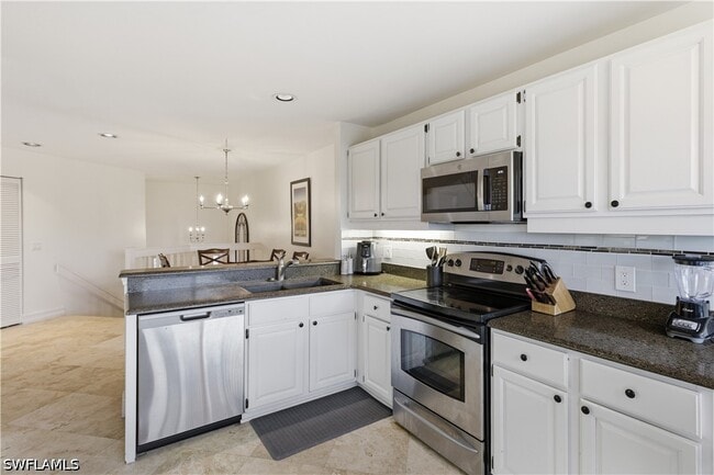 Building Photo - 27119 Oakwood Lake Dr