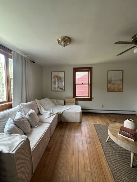 Primary Photo - 54 Summer St
