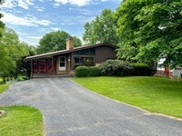 Building Photo - Charming 3 Bedroom Christiansburg Home