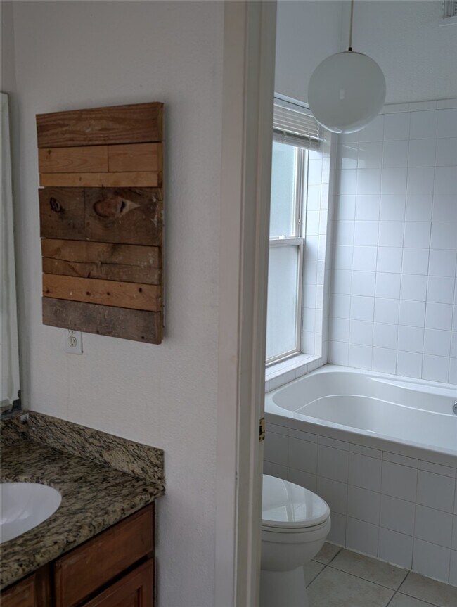 Building Photo - 3323 Big Horn Ct