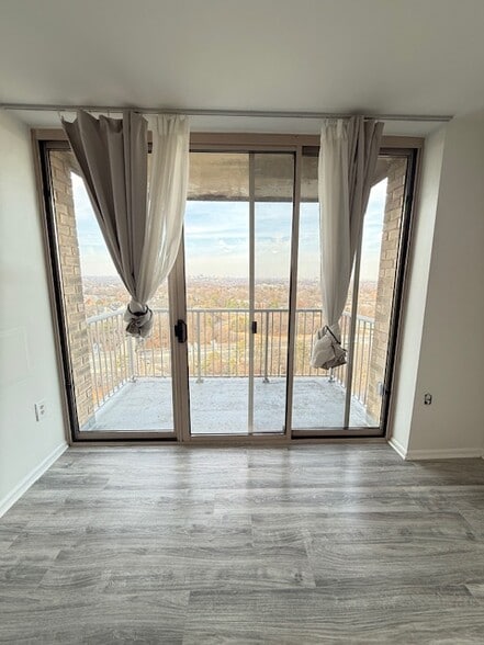 Building Photo - 2500 N Van Dorn St