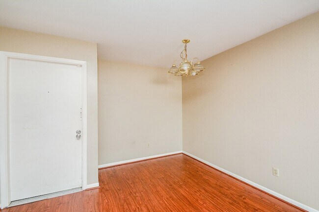 Building Photo - 8519 Hearth Dr