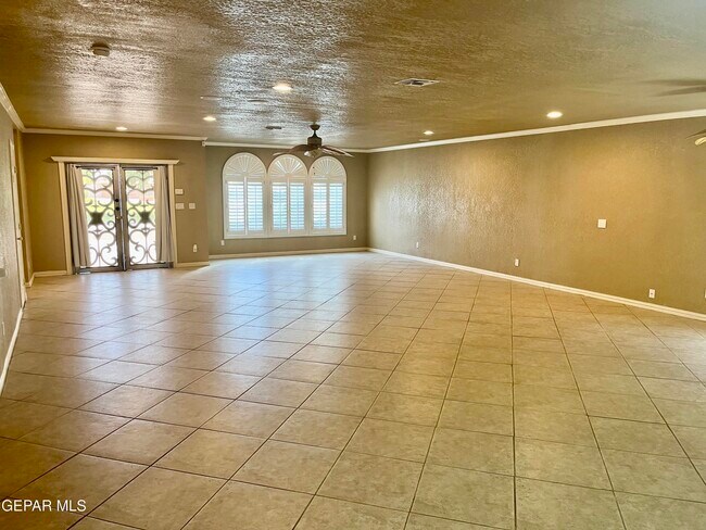 Building Photo - 7409 Edgemere Blvd