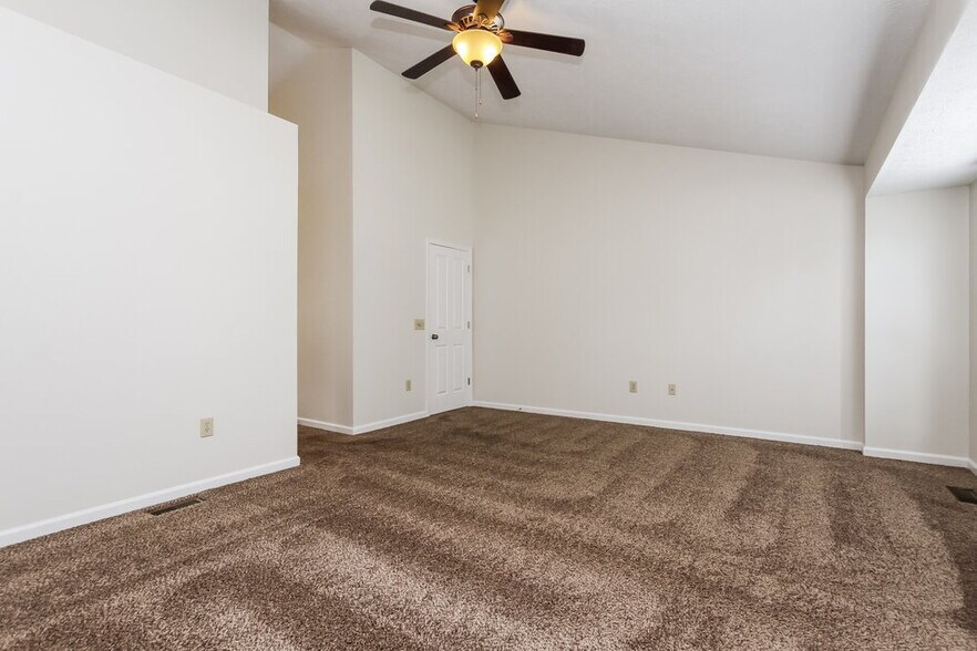 Building Photo - 5828 Mustang Ct