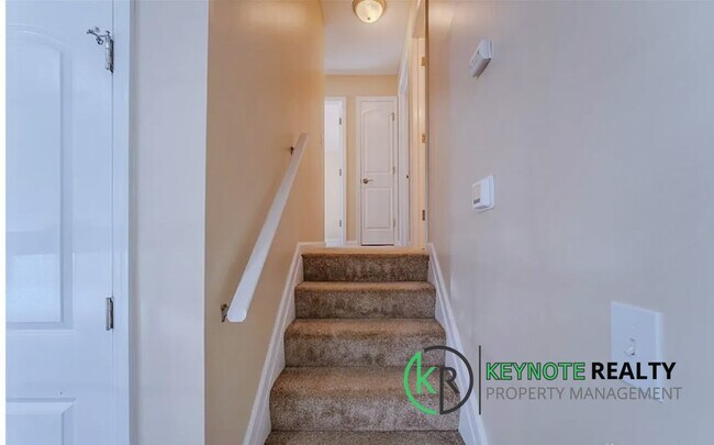 Building Photo - 125 Teakwood Ln