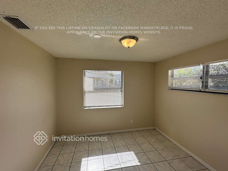 Building Photo - 3183 Lillian Rd