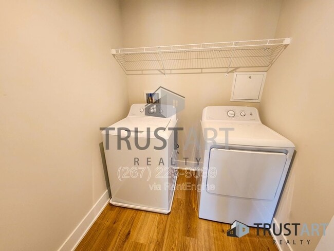 Building Photo - 3150 N Park Ave