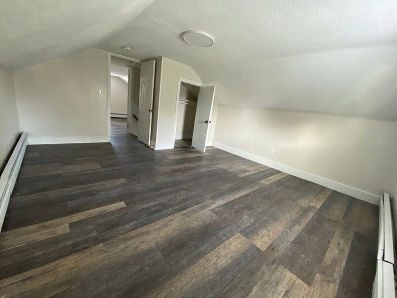 Building Photo - 159 Tangent St