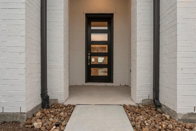 Building Photo - 26915 Longwood Ledge Ln
