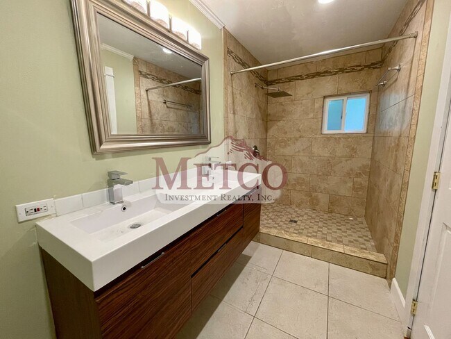 Building Photo - 24401