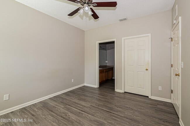 Building Photo - 8132 Hilsdale Rd