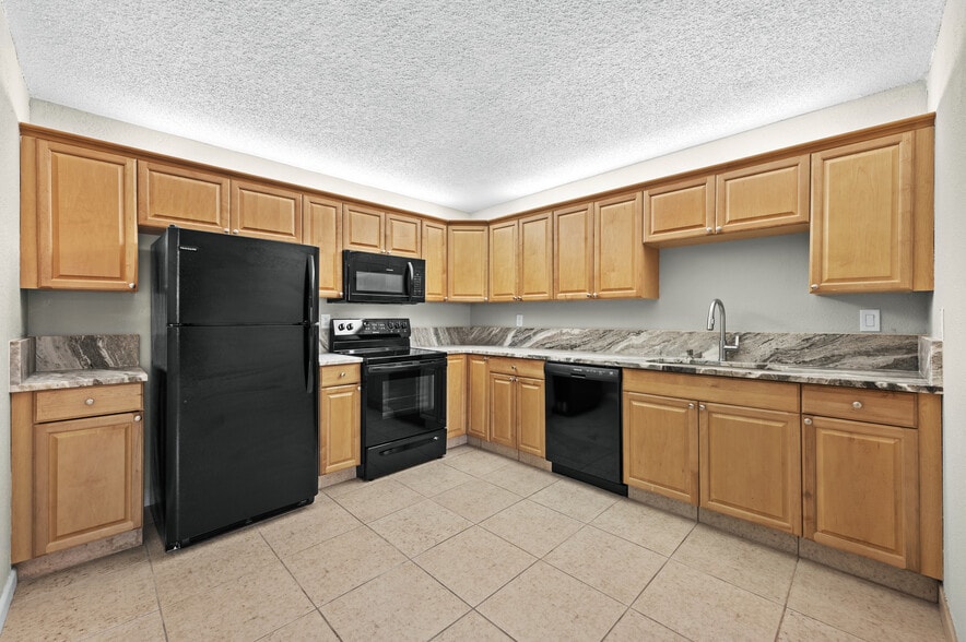 Building Photo - 5725 Baywater Dr