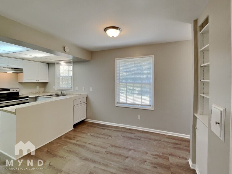 Building Photo - 6372 Birchview Dr S