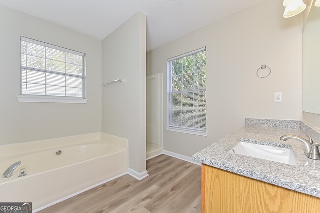 Building Photo - 3447 Oak Leaf Ct