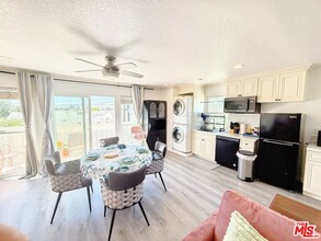 Building Photo - 15213 Daphne Ave