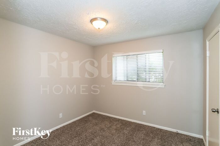 Building Photo - 15010 Chaseridge Dr