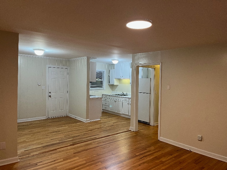 Building Photo - 4217 Colebrook Rd