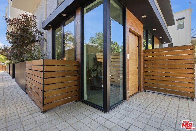 Building Photo - 1159 N Formosa Ave