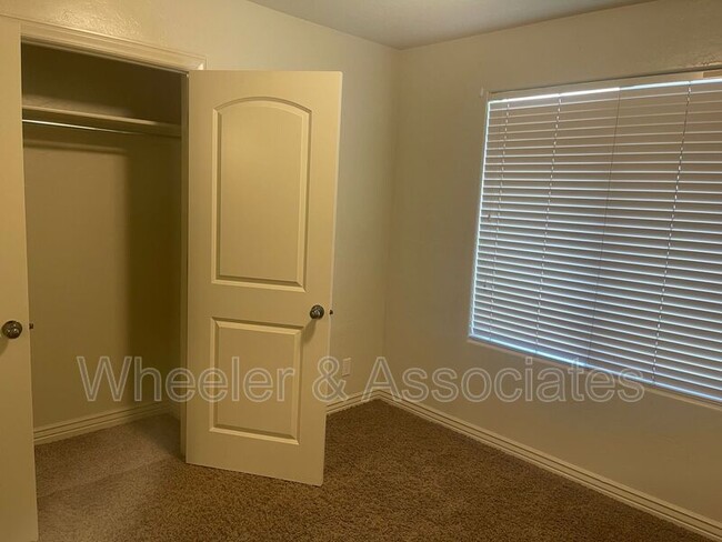 Building Photo - 378 S 2150 W