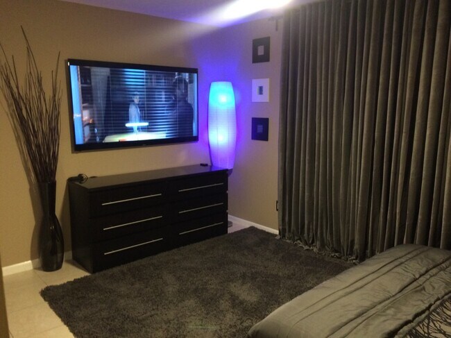 Building Photo - 201 Desoto St