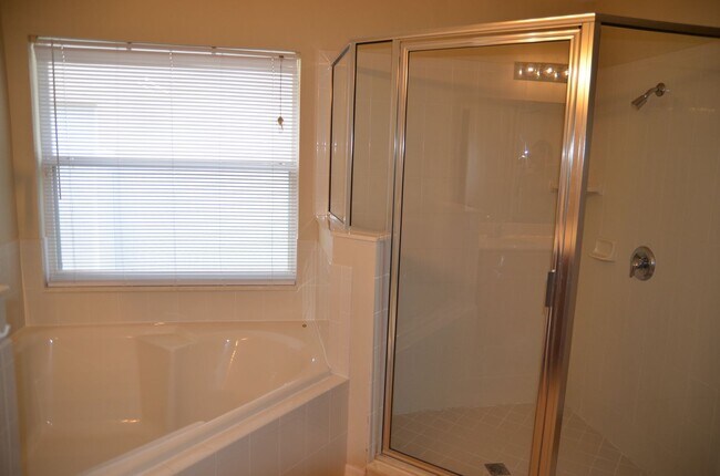 Building Photo - 4/2 Home in Moss Park Ridge of Lake Nona w...