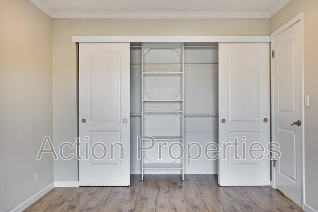 Building Photo - 135 Brenton Ct