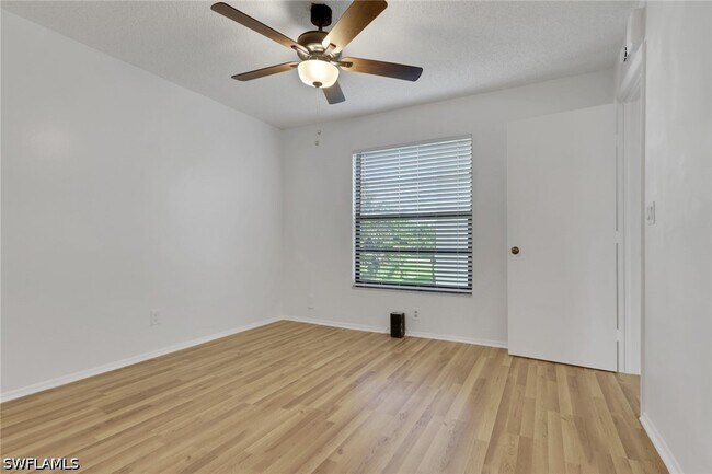 Building Photo - 3615 Boca Ciega Dr