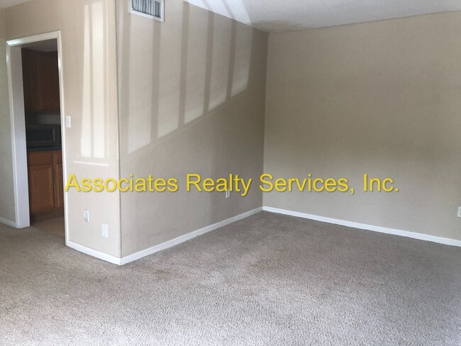 Building Photo - Cute 1bed/1 bath in Hawthorne Reserve w/ POOL!!!