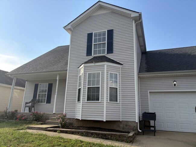 Building Photo - 515 Fox Trot Dr