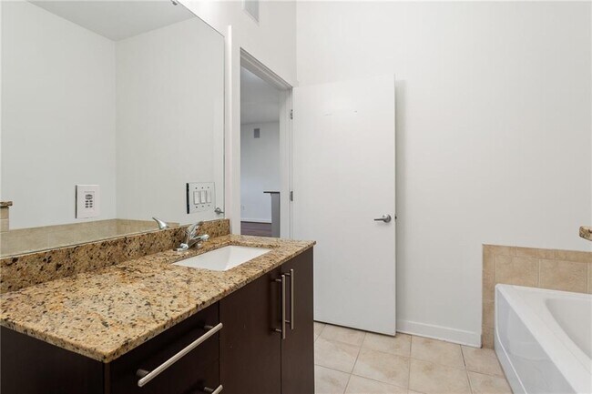 Building Photo - 870 Inman Vlg Pkwy NE