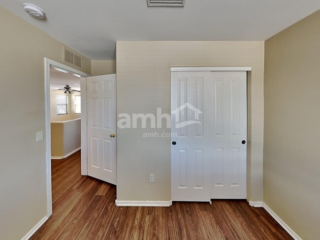 Building Photo - 8530 E Pena Blanca Dr