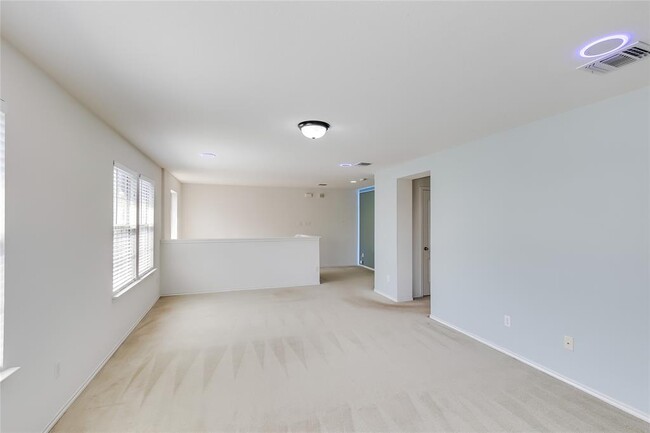 Building Photo - 868 Water Hyacinth Loop