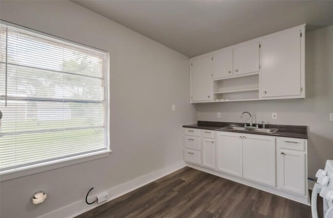 Building Photo - 1311 Fred St