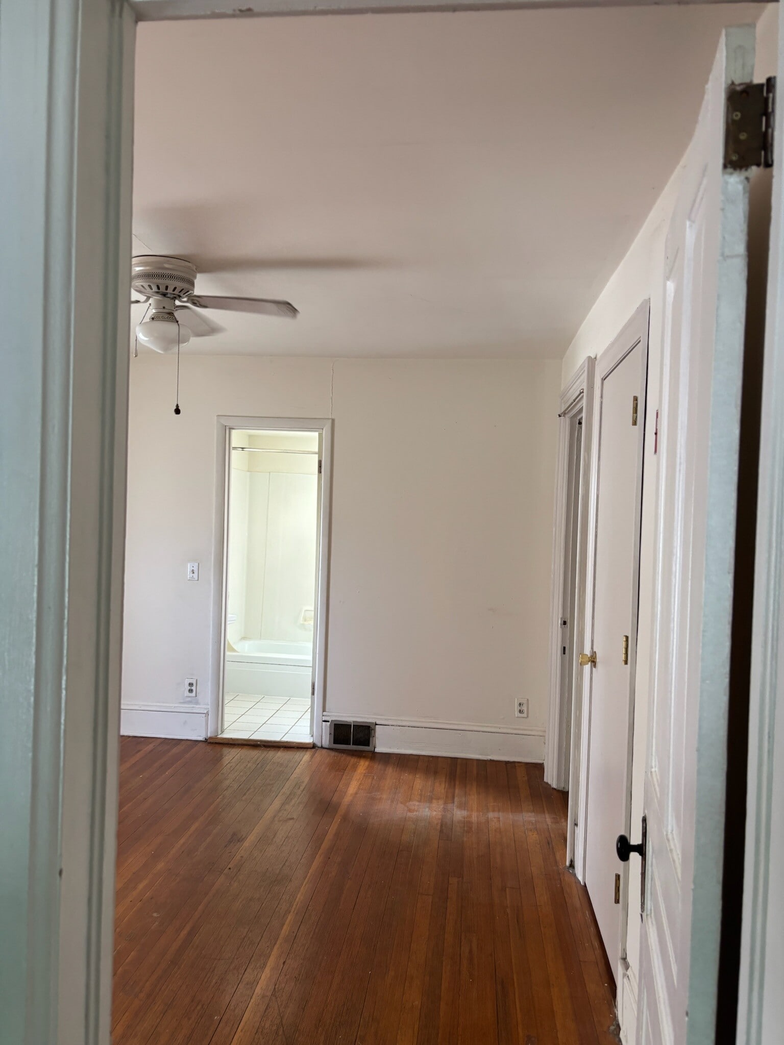 Building Photo - 129 E Gorham St