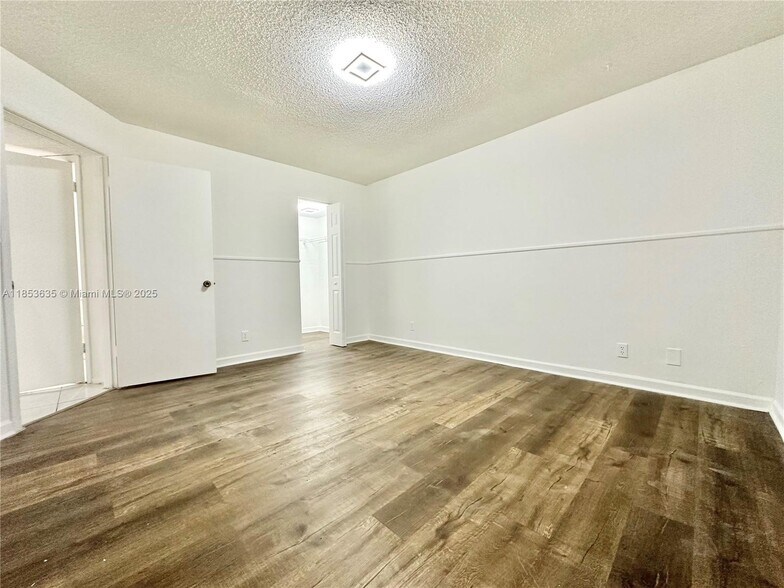 Building Photo - 7900 Fairview Dr