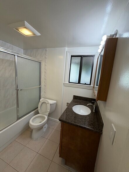Building Photo - 3833 Beresford St