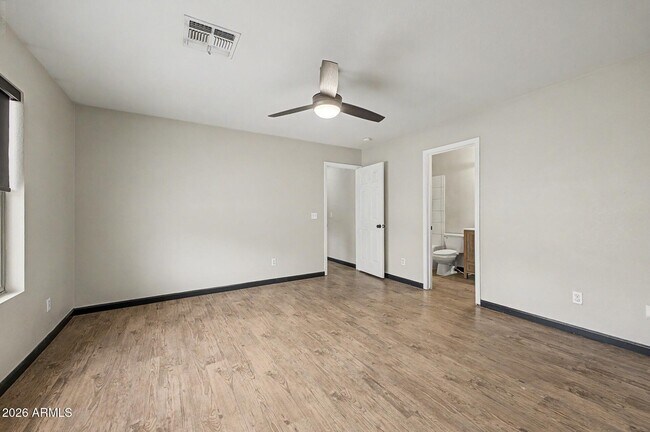 Building Photo - 16550 N Naegel Dr
