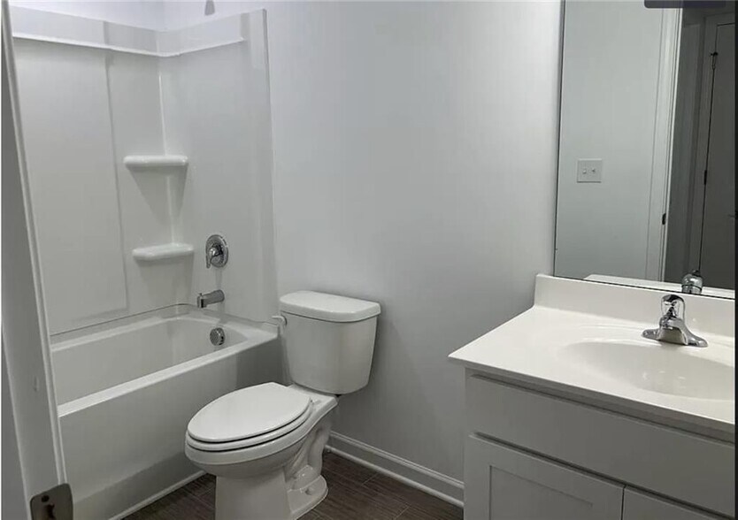 Building Photo - 6050 Sanford Pl
