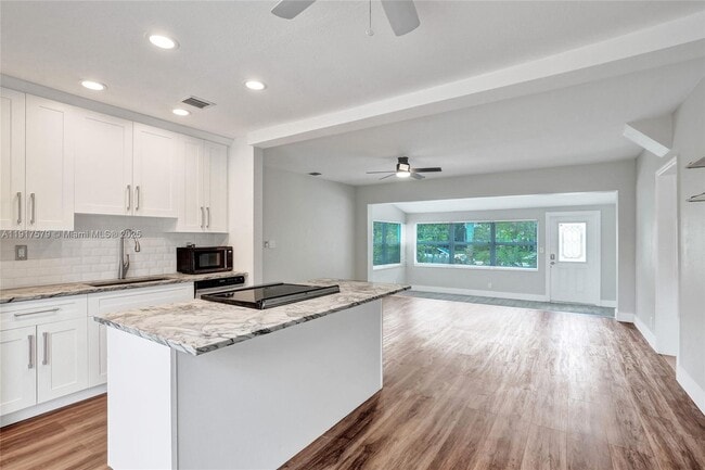 Building Photo - 2281 SW 15th St