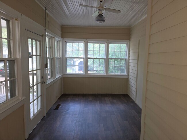Building Photo - CAROLINA AVE 1840-1844