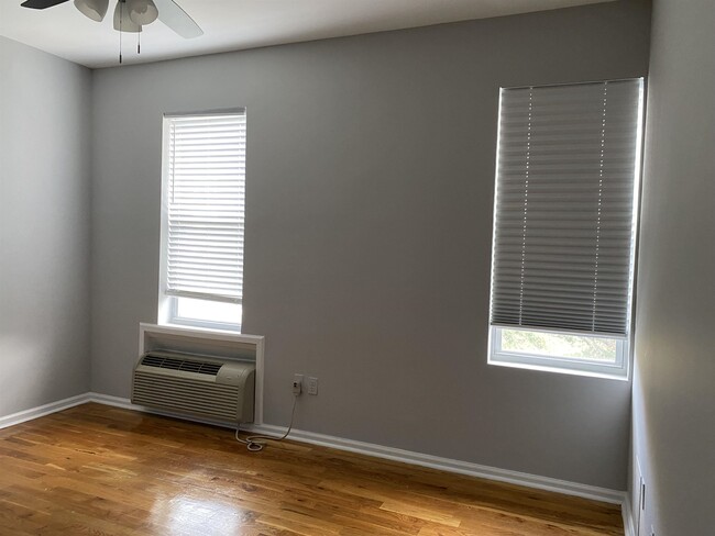 Building Photo - 734 Adams St