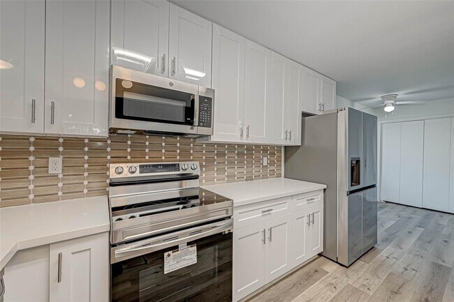 Building Photo - 12122 Fairmeadow Dr