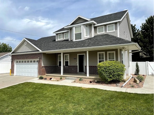 Building Photo - 1485 Navajo Dr