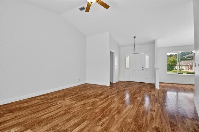 Building Photo - 231 Wellington Dr
