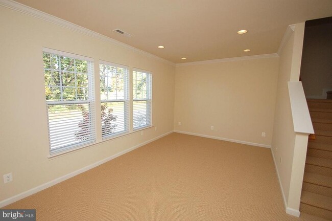 Building Photo - 43975 Eastgate View Drive