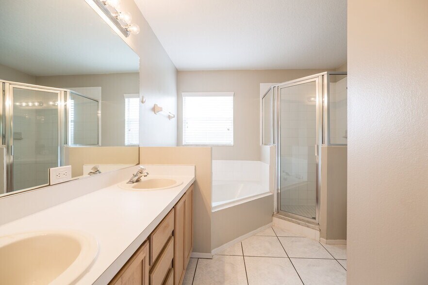 Building Photo - 467 Briar Bay Cir
