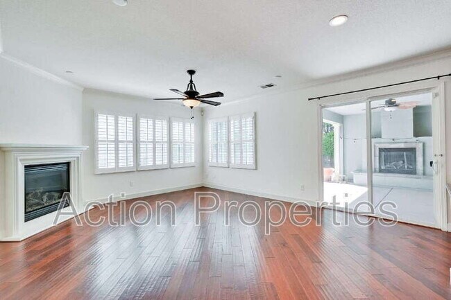 Building Photo - 675 W Esplanade Dr